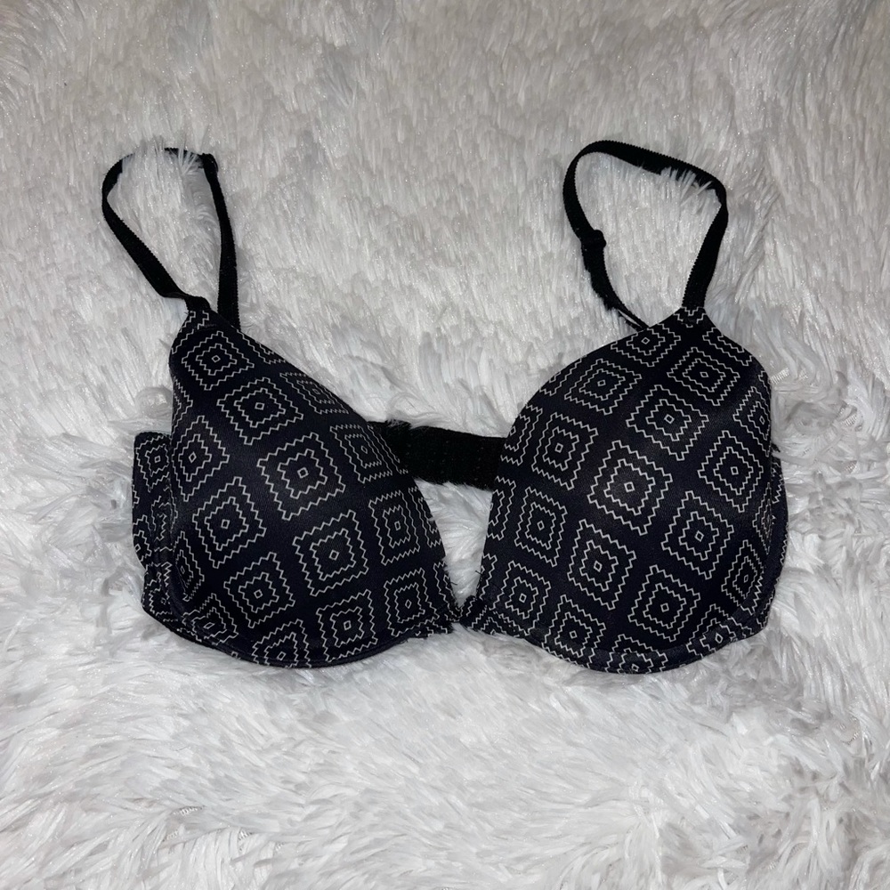 Pink Victoria's Secret Woman's Causal Chic Black Bra Size 32D